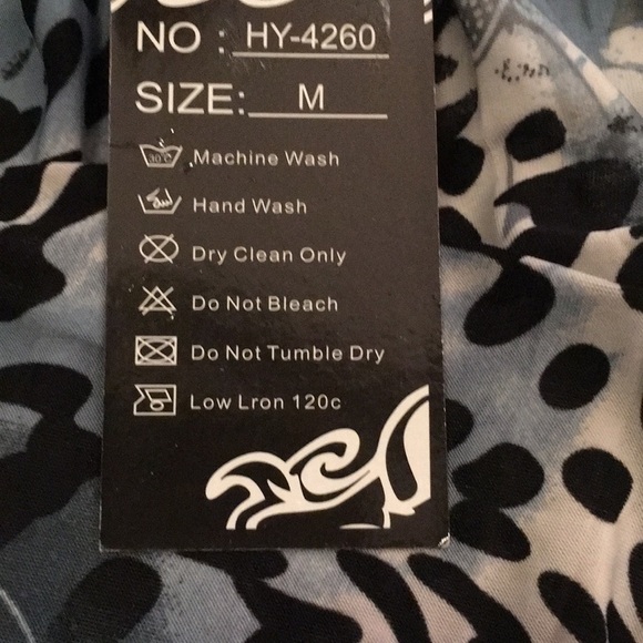 Hots Wing. Maxi dress . Size Medium - Picture 5 of 5